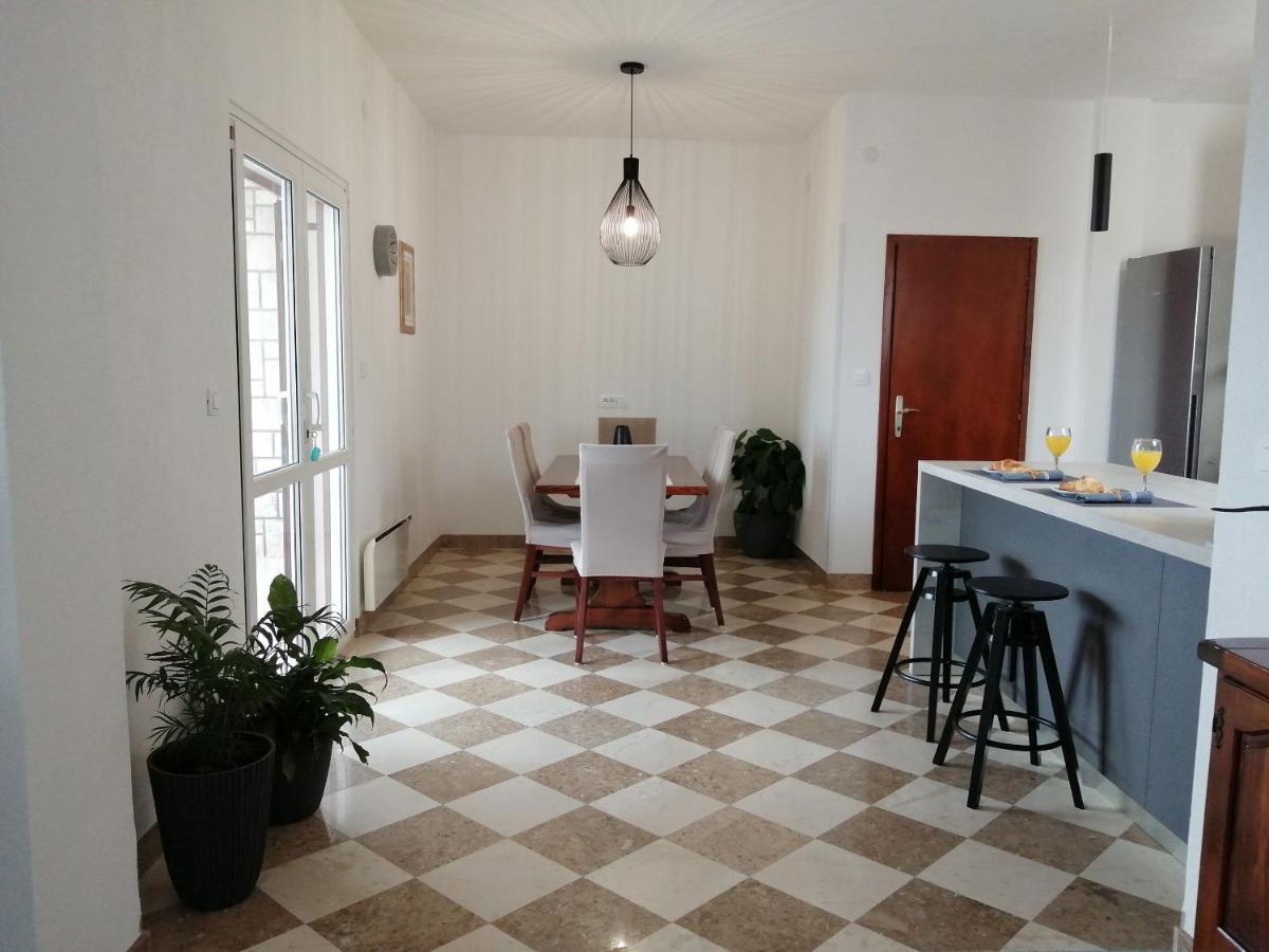 Apartments Jelka Postira Εξωτερικό φωτογραφία