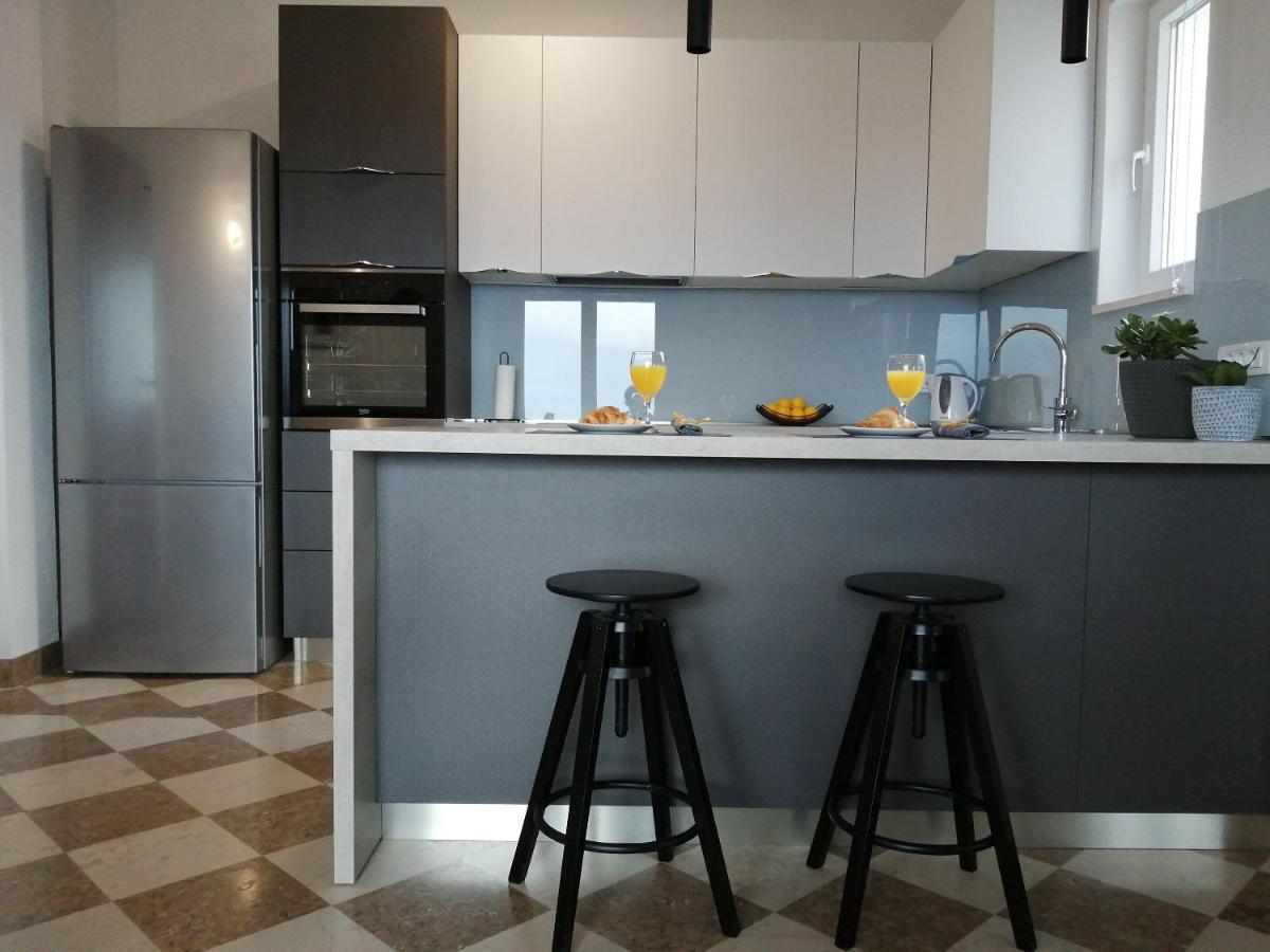Apartments Jelka Postira Εξωτερικό φωτογραφία