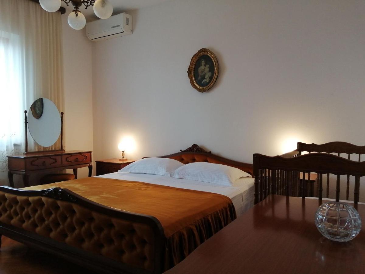 Apartments Jelka Postira Εξωτερικό φωτογραφία